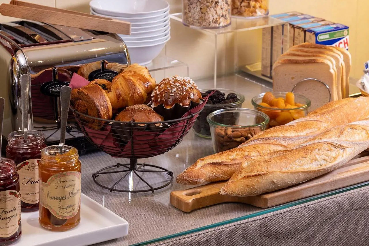 Hotel Clement Paris 2*,