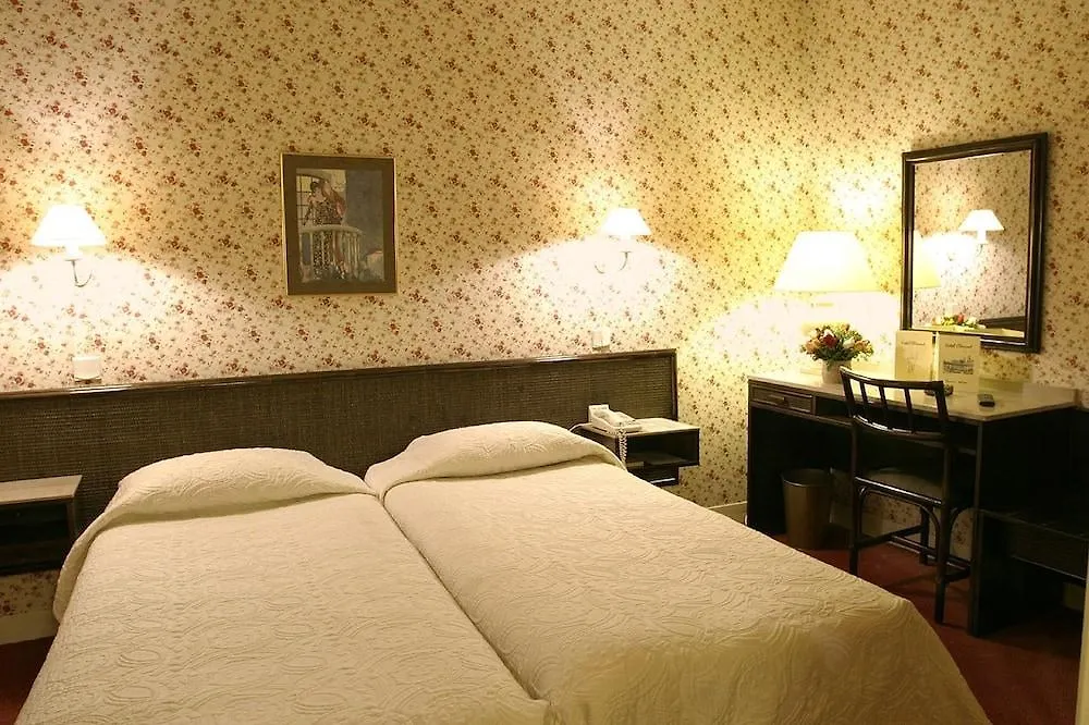 Hotel Clement Paris 2*,
